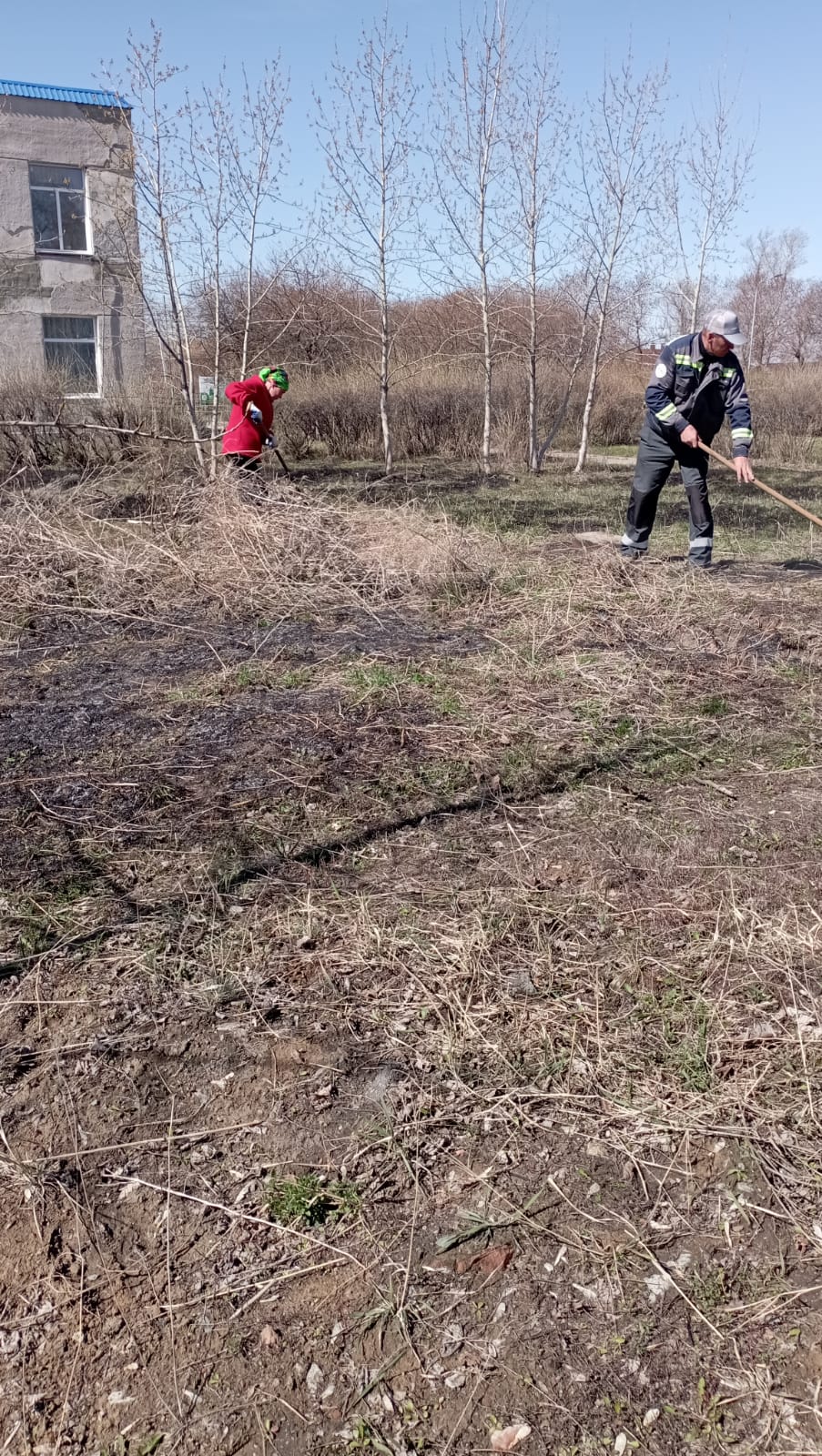 Уборка территории в Воронежском сельском округе в рамках масштабной экологической акции «Таза Қазақстан».