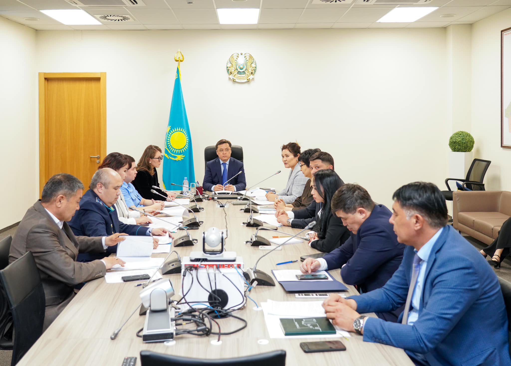 ТҮРКІСТАН: КӘМЕЛЕТКЕ ТОЛМАҒАНДАРДЫҢ ҚАУІПСІЗДІГІН САҚТАУ, ҚҰҚЫҒЫН ҚОРҒАУ МӘСЕЛЕЛЕРІ ТАЛҚЫЛАНДЫ