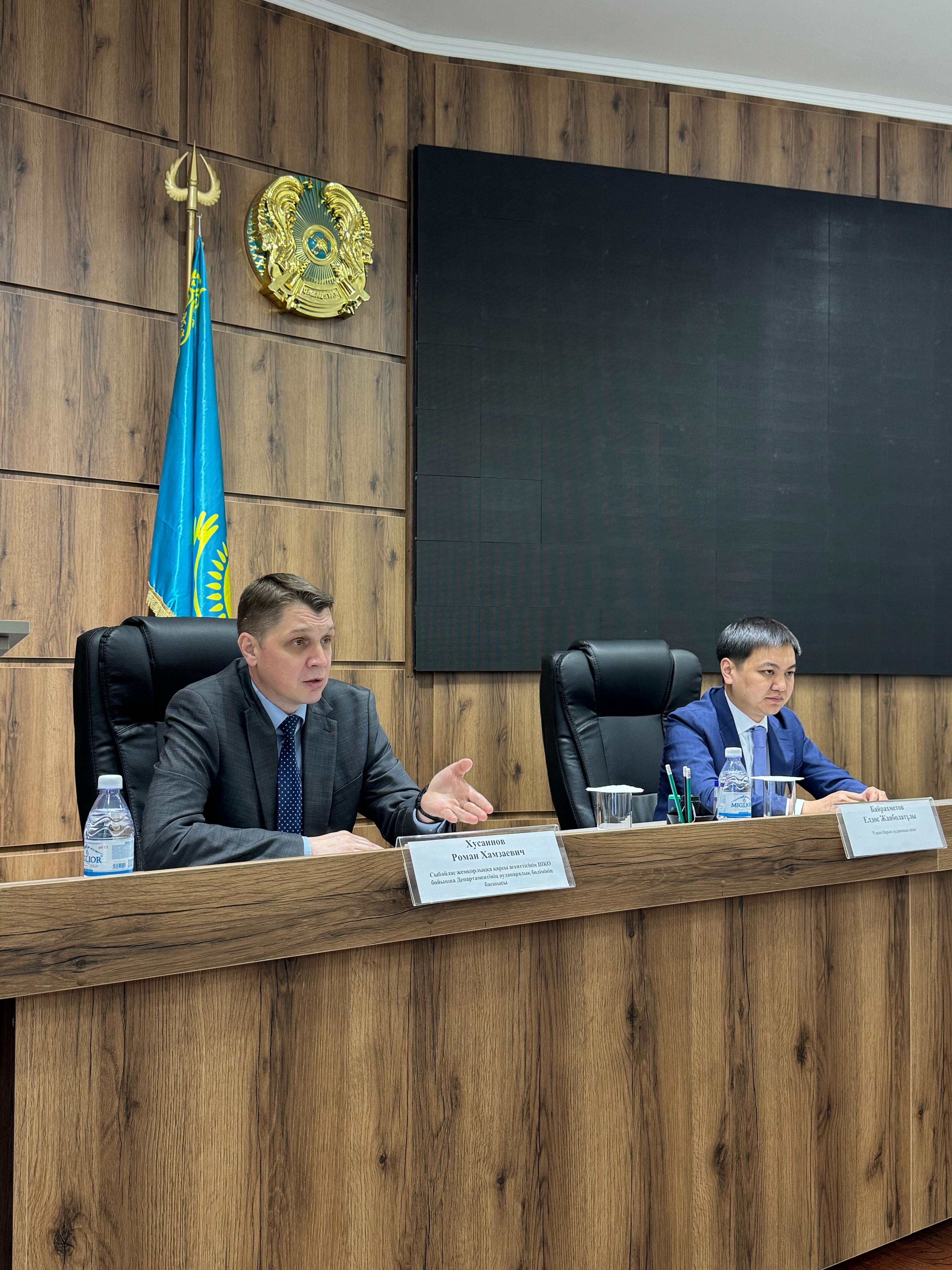 Заң мен тәртіп: Үлкен Нарын ауданында сыбайлас жемқорлыққа қарсы шаралар талқыланды