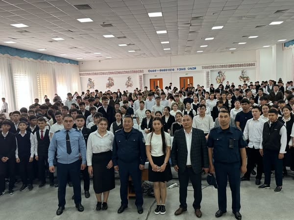 Полиция басшылығы мектеп оқушыларымен ашық сұқбат жүргізді