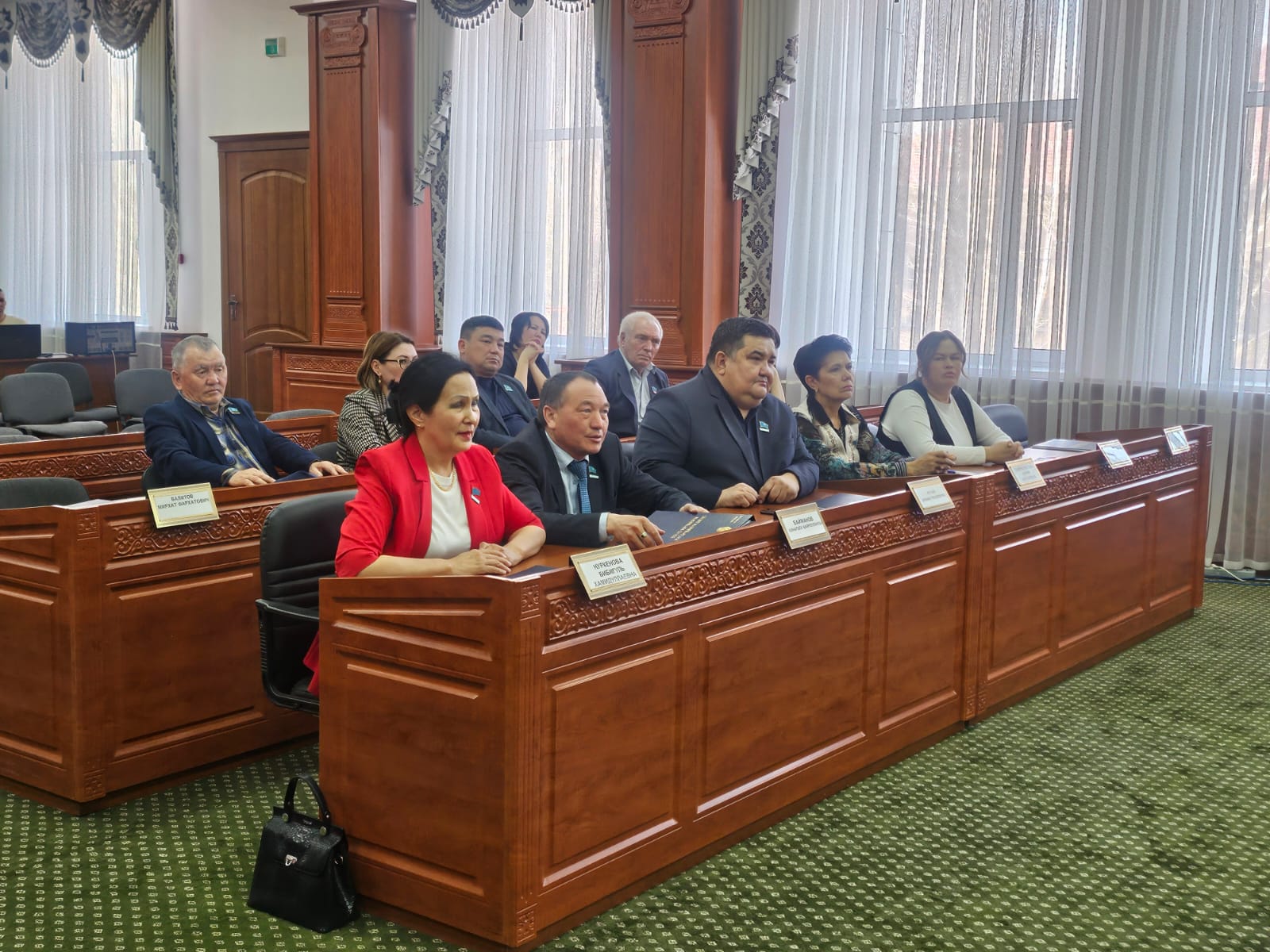 VІІІ сайланған Ақсу қалалық мәслихатының ХХХІІІ кезектен тыс сессиясы