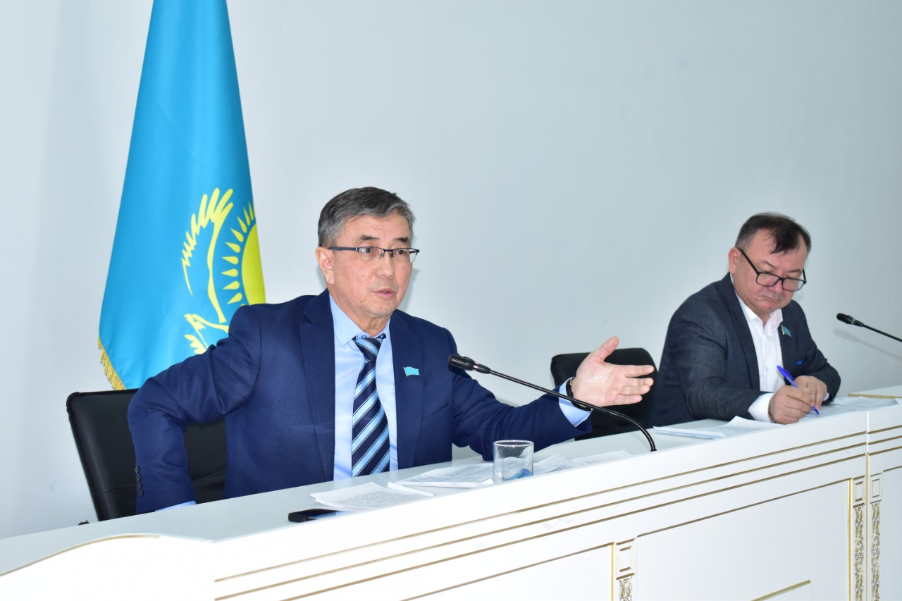Қосшы қаласы мәслихатының тұрақты комиссияларының бірлескен отырысы өтті
