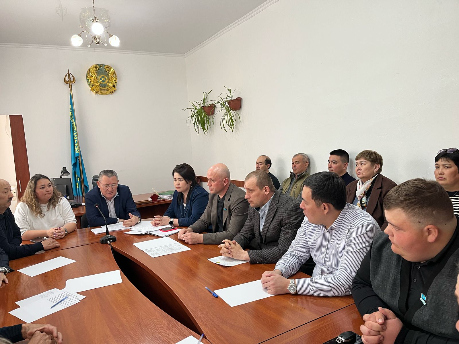 Мәслихат депутаттары мен Қоғамдық кеңес мүшелерінің бірлескен отырысы: 2025 жылға арналған негізгі жобалар қаралды