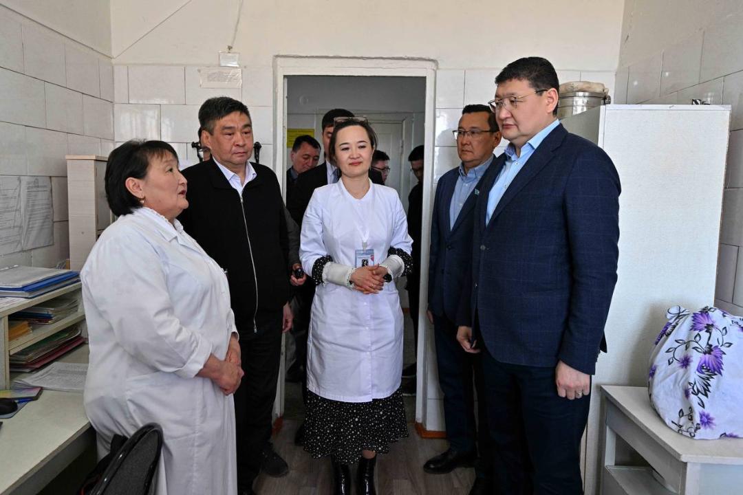 Аким области посетил ряд важных объектов в селе Кайнар