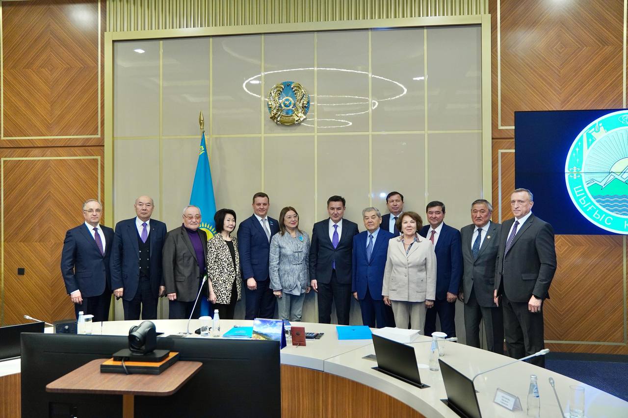 Сенаторлар кеңесінің мүшелері Жұмысшы мамандықтар жылы аясында ШҚО-дағы бірқатар кәсіпорындар мен оқу орындарын аралайды