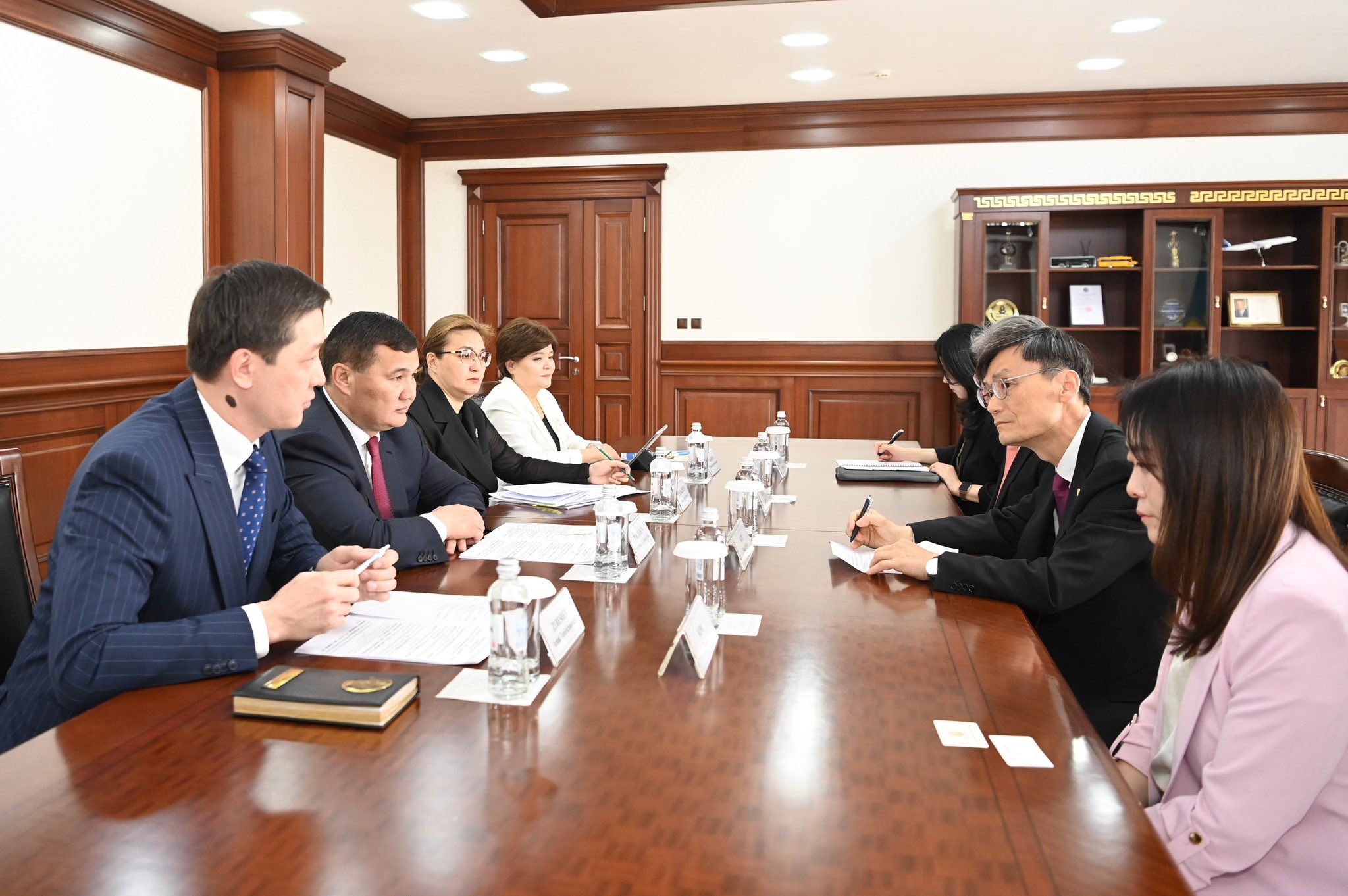 Облыс әкімі Сеул ұлттық ғылым және технология университетінің президентімен кездесті