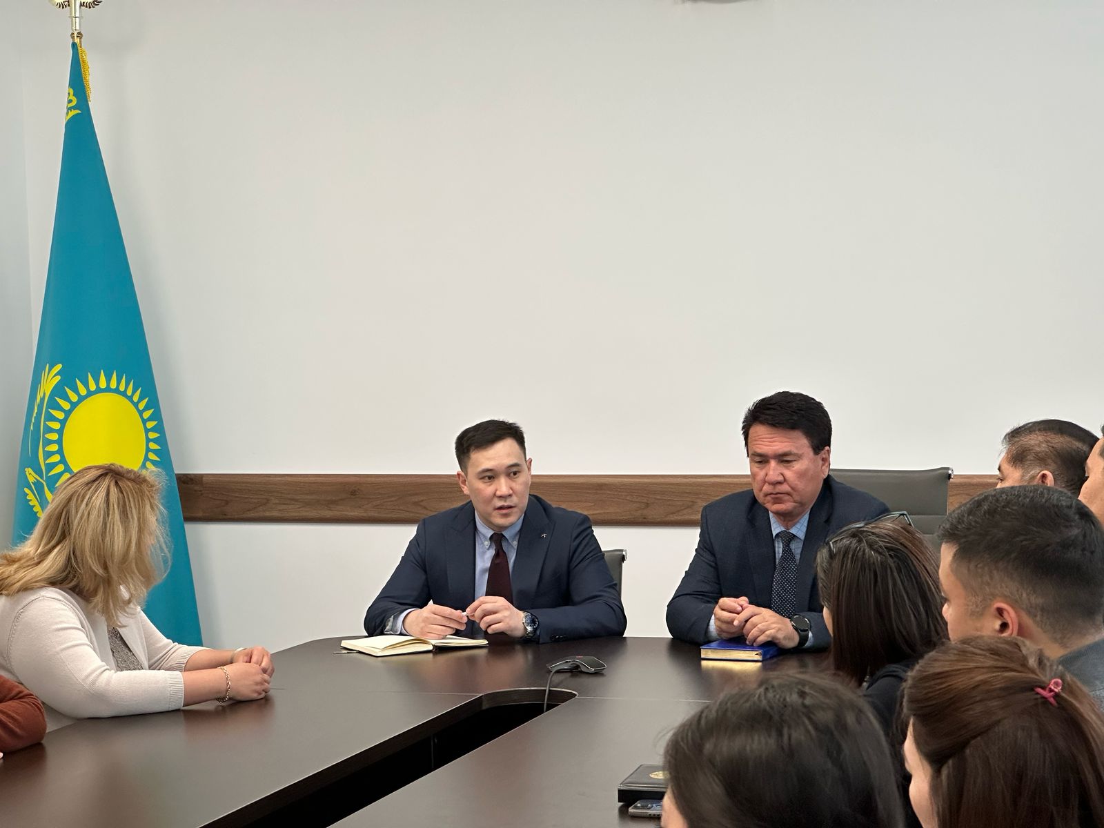 Әдеп пен сыбайлас жемқорлыққа қарсы нормаларды сақтау: Алматы қаласы Энергетика және сумен жабдықтау басқармасында мемлекеттік қызметшілерге арналған оқыту семинары өтті