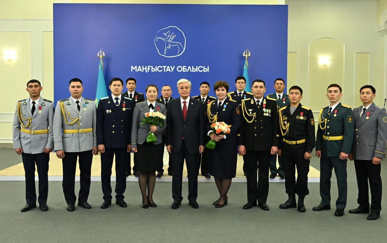 Мемлекет басшысы Қорғаныс министрлігінің әскери қызметшілерін марапаттады