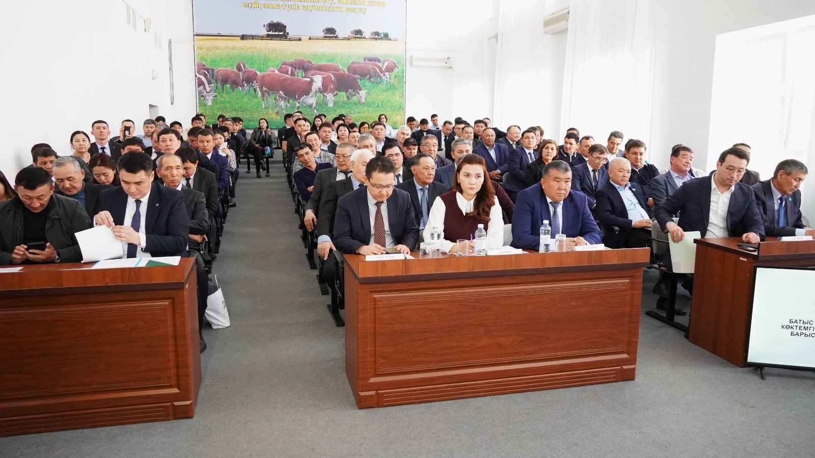 1 апреля текущего года под председательством заместителя акима области Айтмухамбетова К.Ш. состоялось расширенное совещание по подготовке к посевной кампании