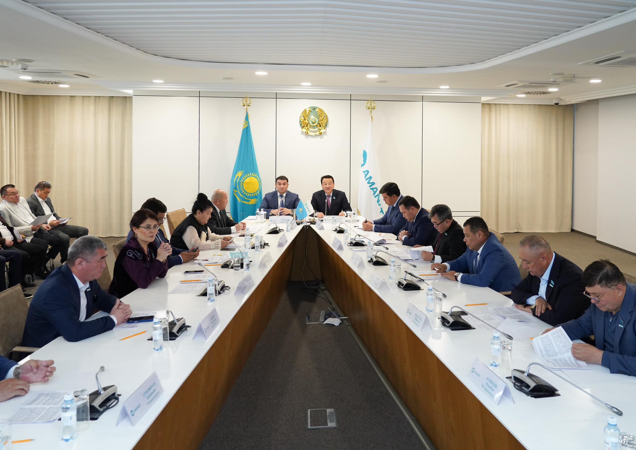 ТҮРКІСТАН ОБЛЫСЫН ДАМЫТУ, ИНФРАҚҰРЫЛЫМЫН ЖАҚСАРТУ, ӨНДІРІС ОРЫНДАРЫН АШУ ЖҰМЫСТАРЫ ЖАЛҒАСАДЫ