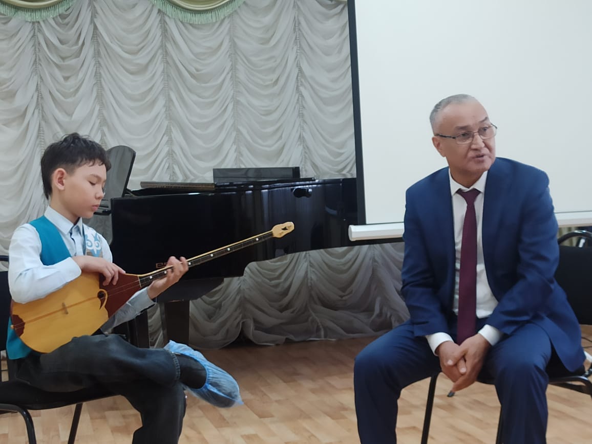 27 наурызда Н. Тілендиев атындағы балалар музыкалық мектебінде Қарағанды облысының балалар музыка мектептері мен балалар өнер мектептерінің педагогтарына арналған «Мамандық сабақтарында оқушылардың техникалық дағдыларын дамытудың өзекті мәселелері» тақырыбында облыстық семинар өткізілді.