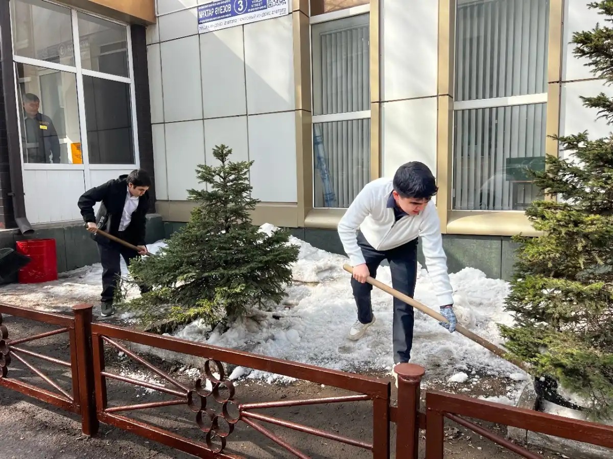 Астананың Мемлекеттік мұрағатының ұжымы «Таза Қазақстан» экоакциясына қолдау көрсетті