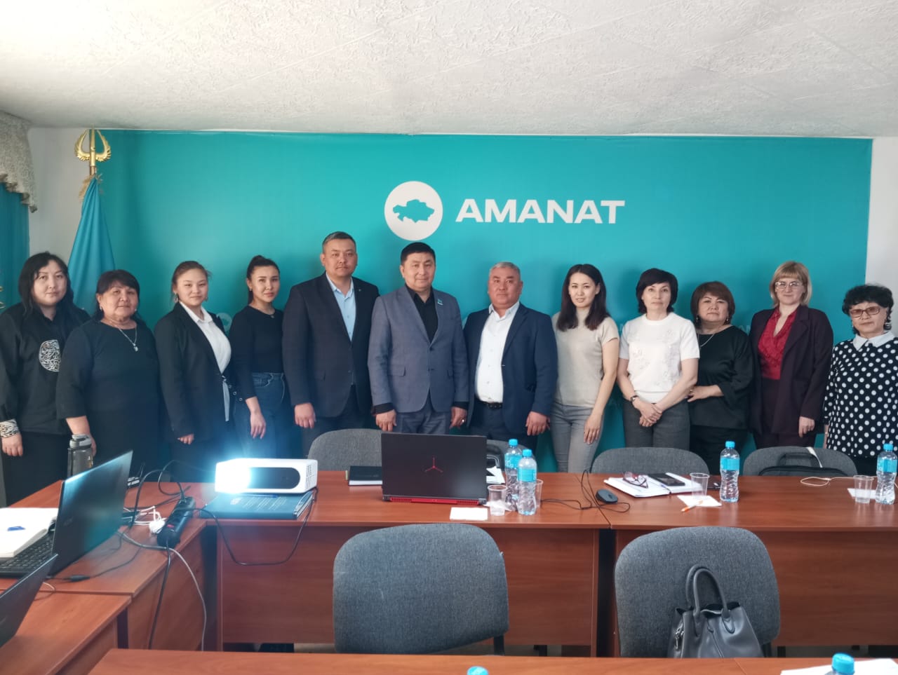 Отбасын қолдау орталықтарының қызметкерлерімен оқыту семинары