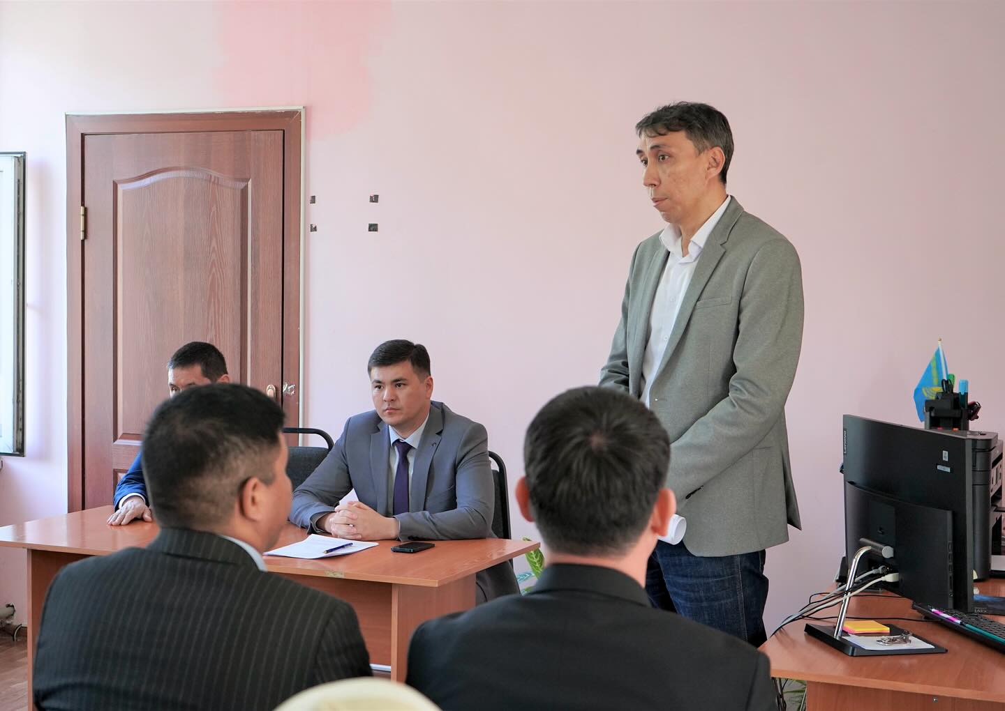 ХАНТАҒЫ АУЫЛ ТҰРҒЫНДАРЫНА МЕМЛЕКЕТТІК БАҒДАРЛАМАНЫҢ ТИІМДІЛІГІ ТҮСІНДІРІЛДІ
