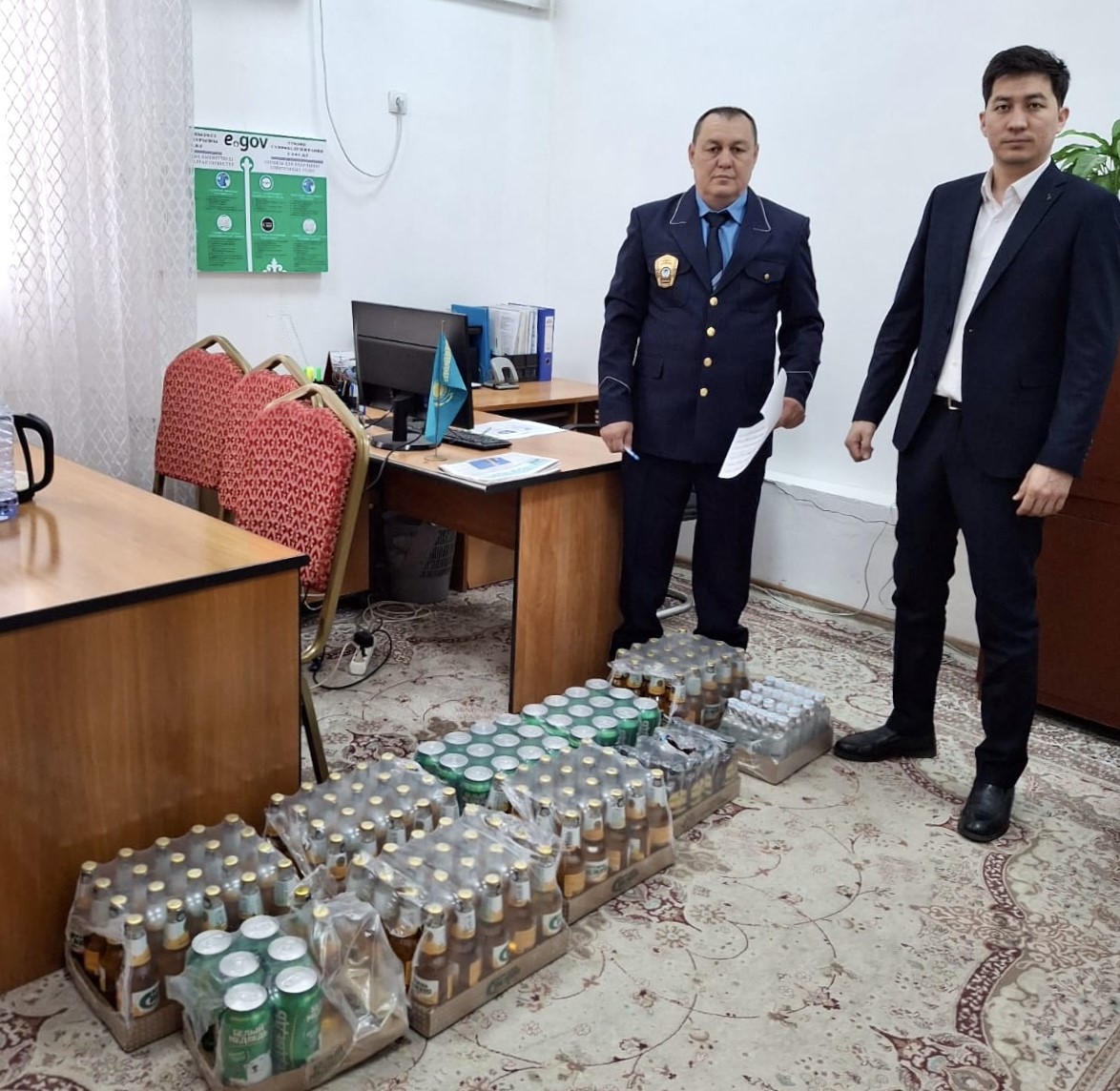 Тәркіленген өнімдер Ақсу аудандық әкімшілігіне тапсырылды