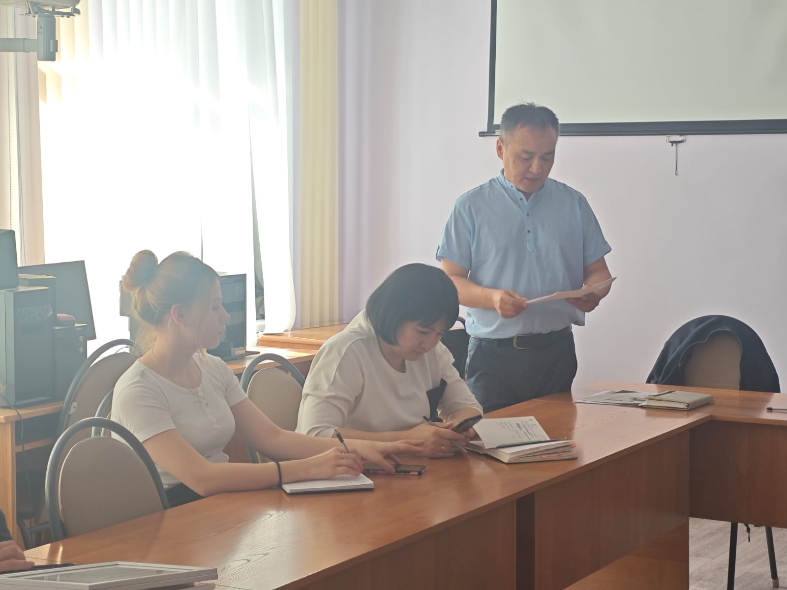 28 наурызда Оқушылар сарайының базасында (екінші корпус) Шахтинск қаласының кәсіптік бағдар беруші – педагогтері үшін кәсіби құзыреттілік және мансаптық өсу орталығымен бірлесіп білім беру бөлімінің тақырыбында ұйымдастырушылық оқыту семинары өтті.