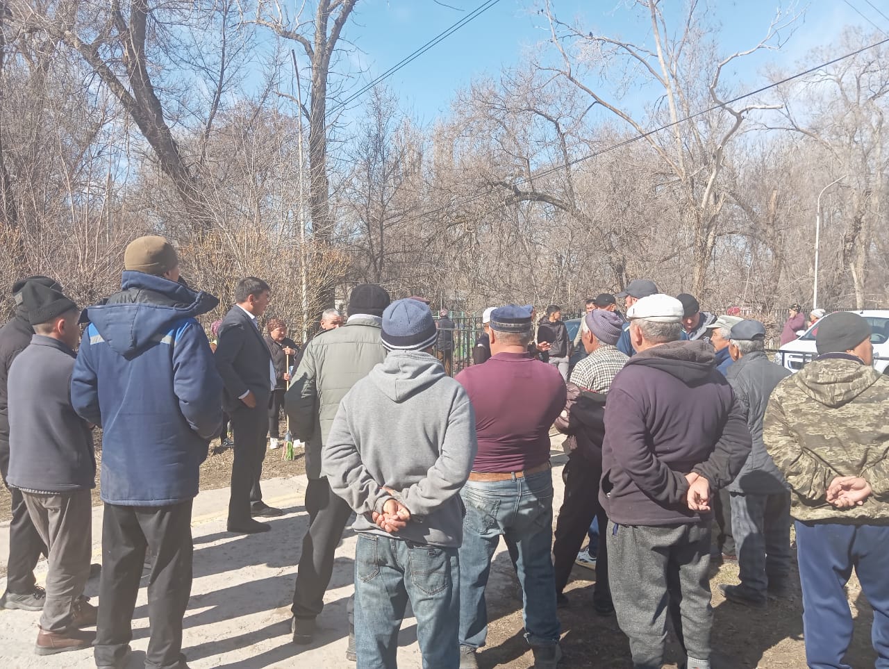 Ауыл тұрғындарымен жиын