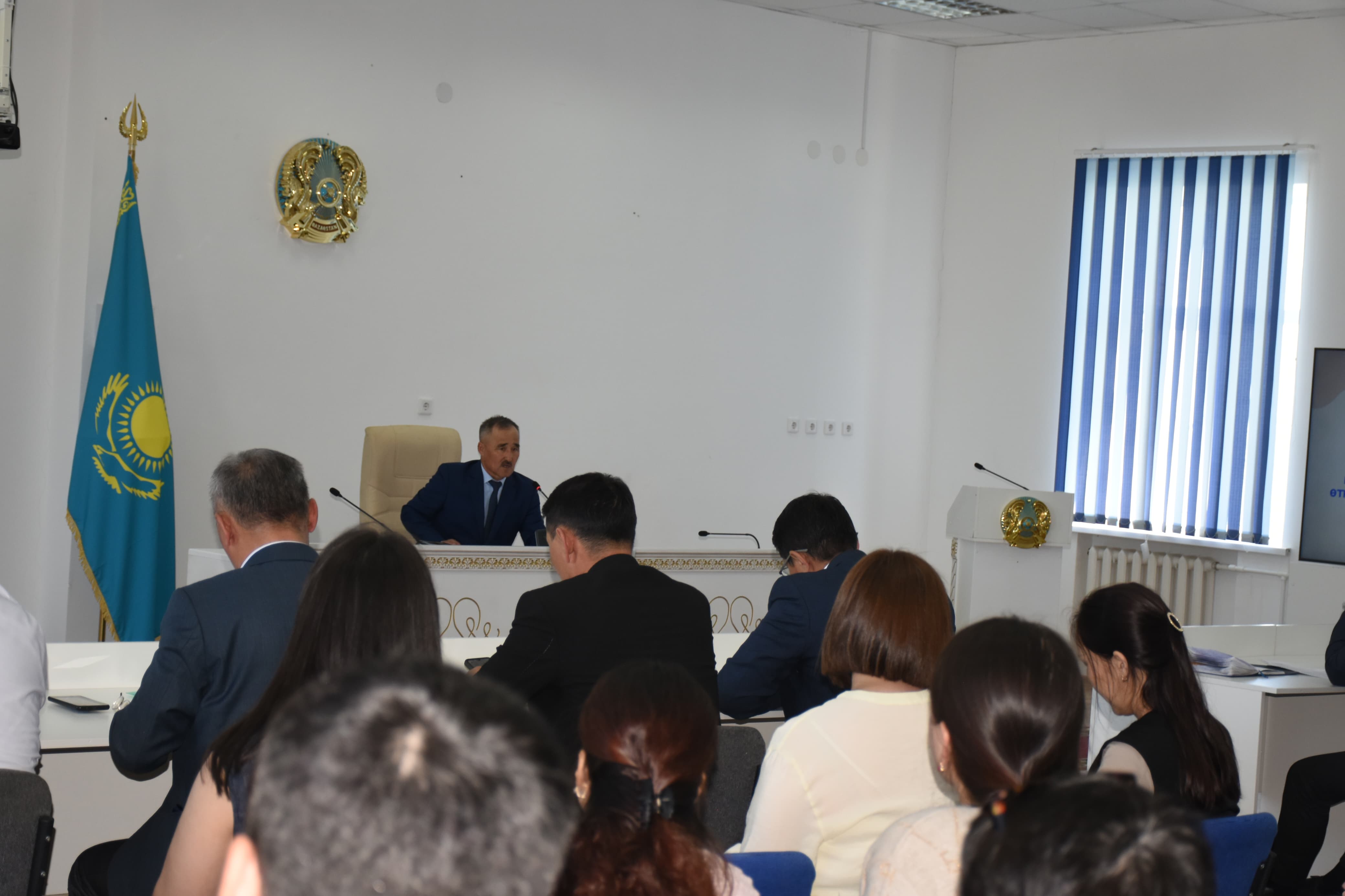 Бүгін Ойыл ауданының әкімі А.Қазыбаевтың төрағалығымен арнайы жиын өткізілді.