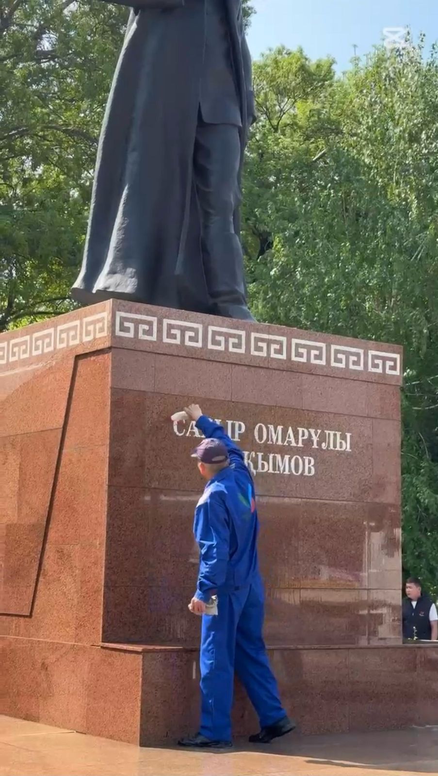 БҮГІН ШЫМКЕНТТЕ ЖЕҢІСТІҢ 80 ЖЫЛДЫҒЫНА ОРАЙ "ЕРЛІККЕ ТАҒЗЫМ" АКЦИЯСЫ ӨТУДЕ