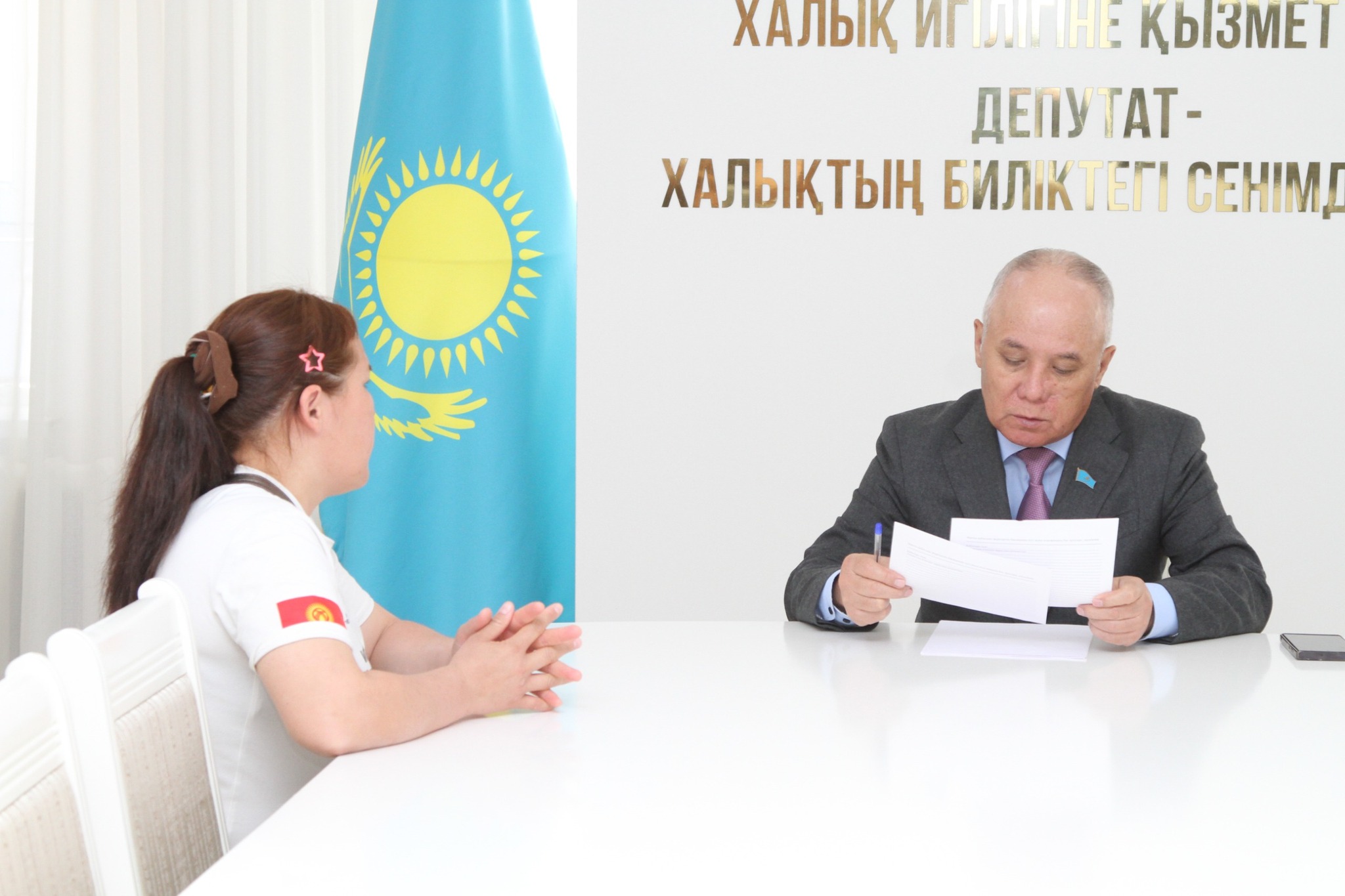 2025 жылдың 21 сәуір күні қалалық мәслихат төрағасы И.Құттықожаев тұрғындарды қабылдап, өтініштерін тыңдады.