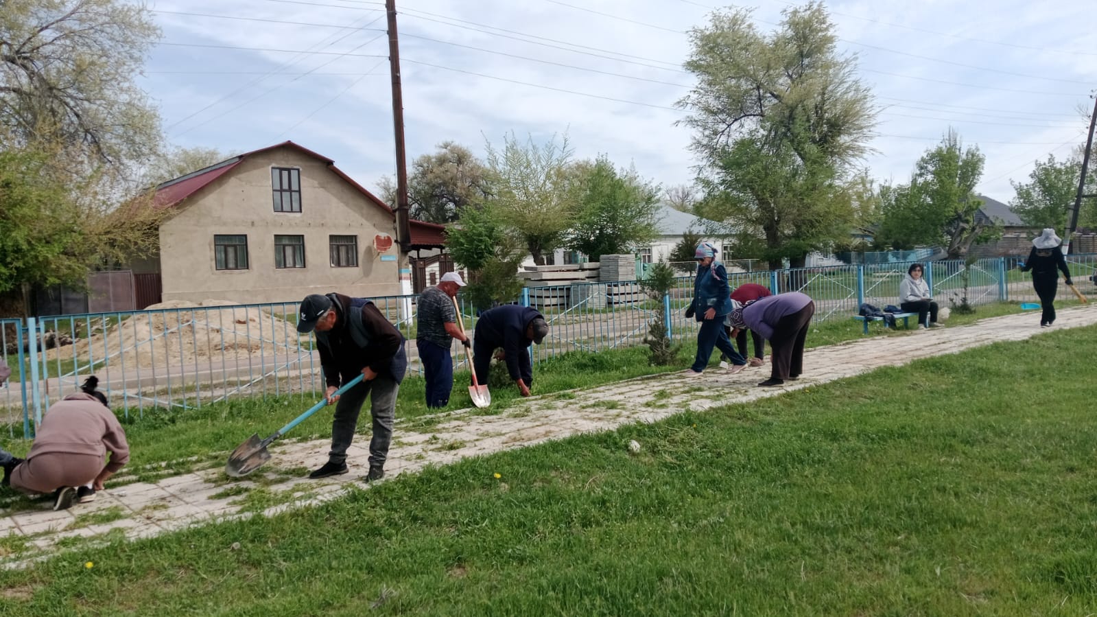 Қарақыстақ ауылдық округінде санитарлық-тазалық жұмыстары жалғасуда