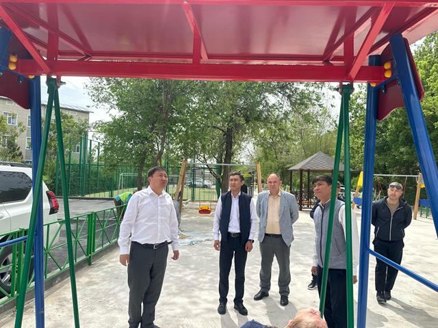 АУДАН ӘКІМІ Р.МЫҢБАЕВ АУДАН АУМАҒЫНДАҒЫ АУЛАЛАРДЫ АБАТТАНДЫРУ ЖҰМЫСТАРЫНЫҢ БАРЫСЫМЕН ТАНЫСТЫ