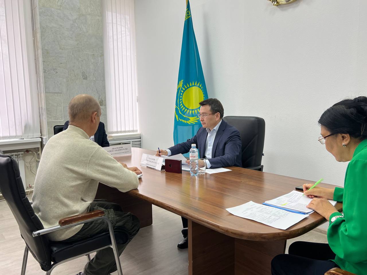 Қала әкімі азаматтарды жеке қабылдау өткізді.