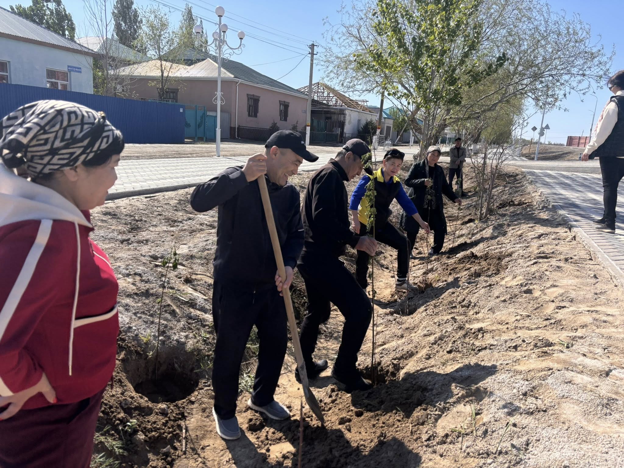 "Таза Қазақстан" көркейту-көгалдандыру шаралары жалғасуда