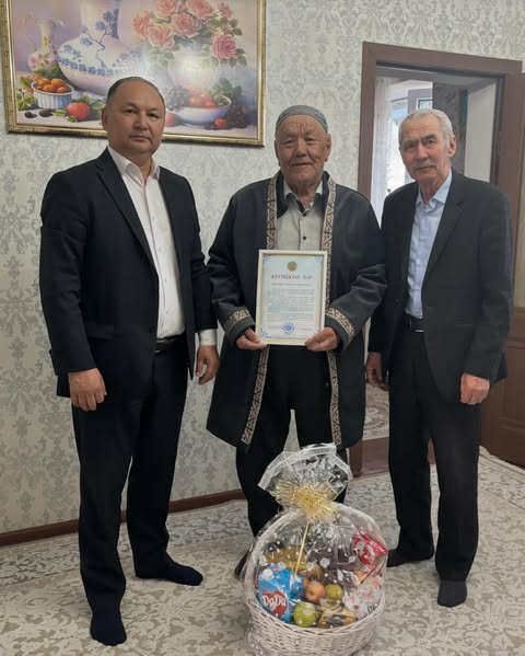 Амангелді Рамазанұлын 80 жасқа толу мерейтойымен құттықтап барды
