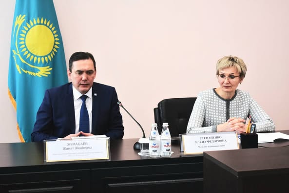 Мамлют ауданы әкімі аппаратының қызметкерлерімен, ауыл әкімдерімен, ҮЕҰ , қоғам өкілдерімен кездесу өткіздім