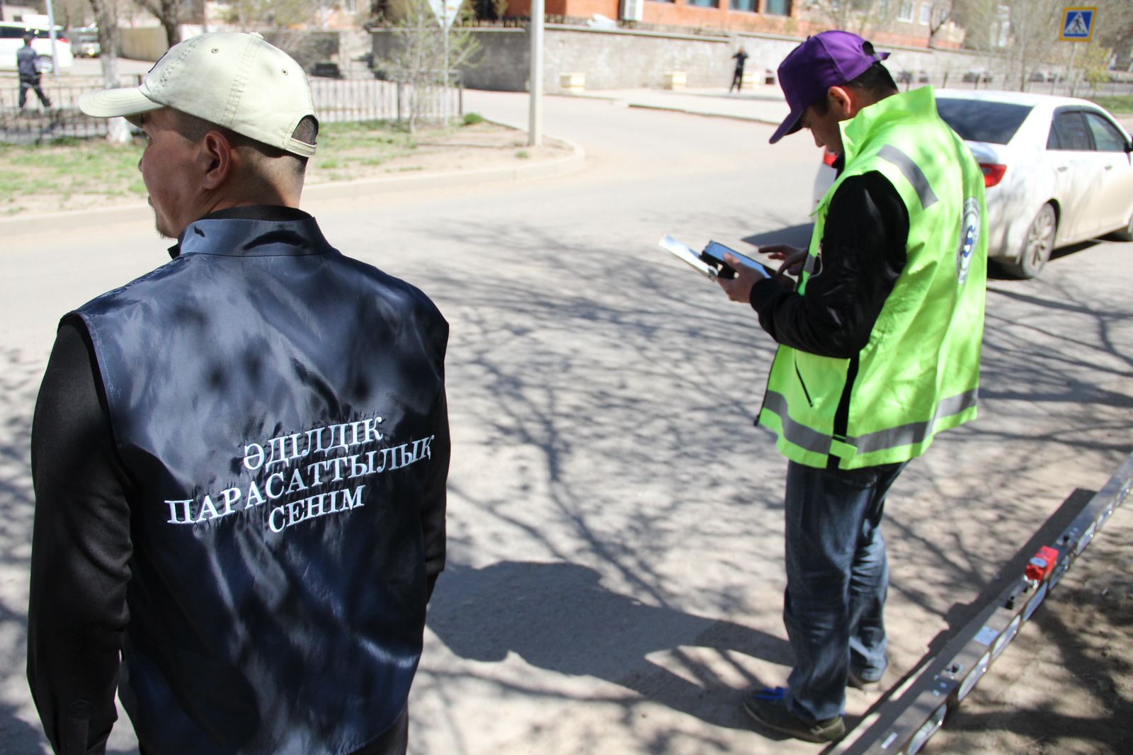 Ұлытау облысының «Антикор –волонтерлері» жолдарға мониторинг жүргізуде»