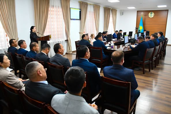 КЕЗЕКТІ АППАРАТ МӘЖІЛІСІ ӨТТІ
