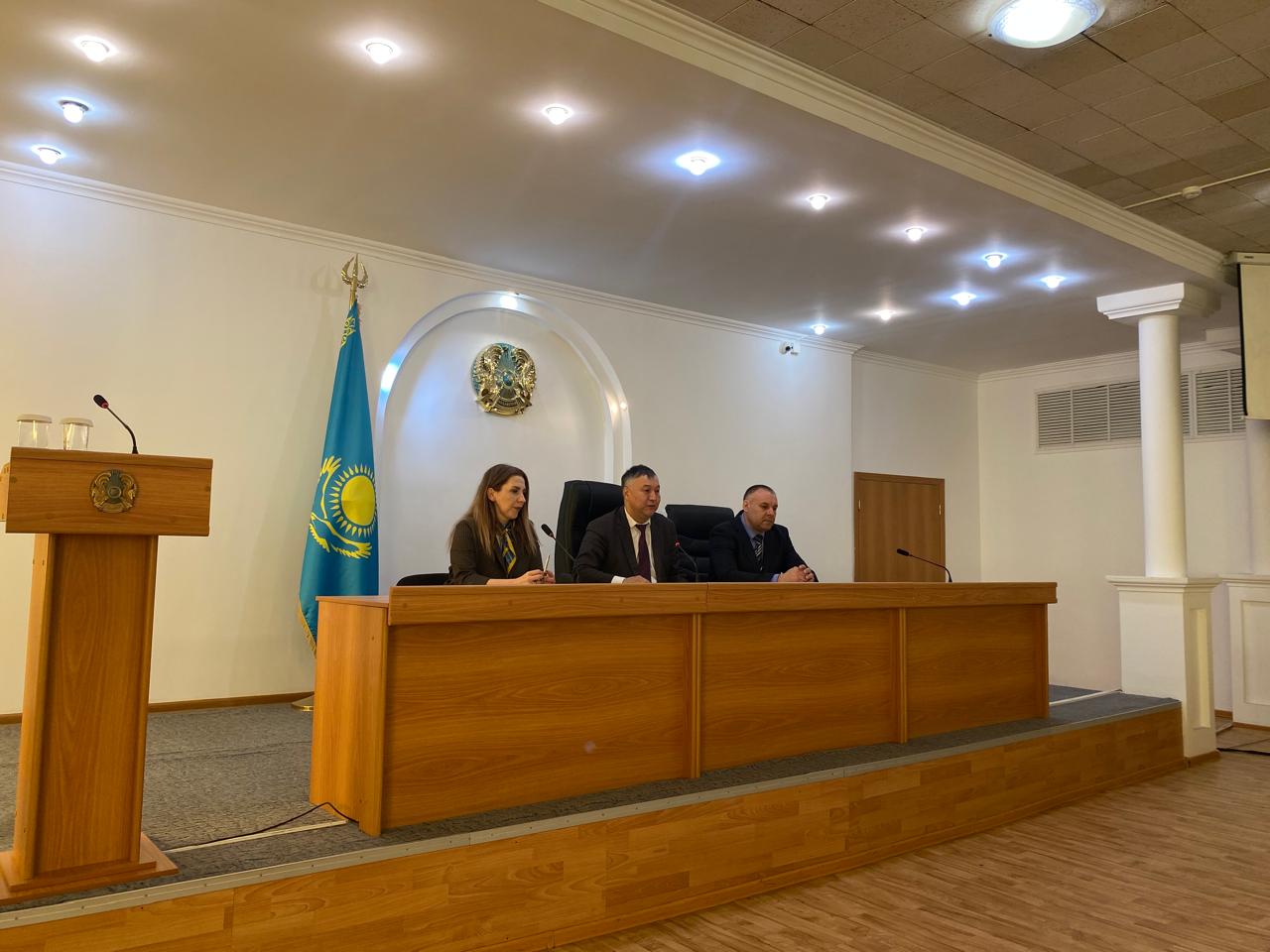 Аудандық әкімдік залында жеке кәсіпкерлер мен жергілікті атқарушы органдардың кездесуі өтті