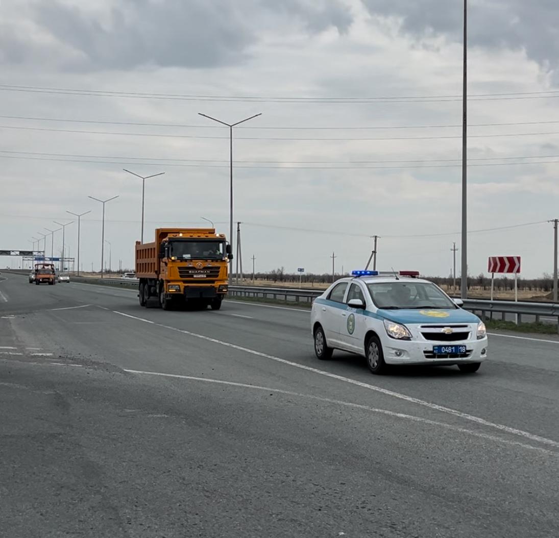 Абай облысының тас жолдарында 392 шақырым жол белгілері жаңартылды.