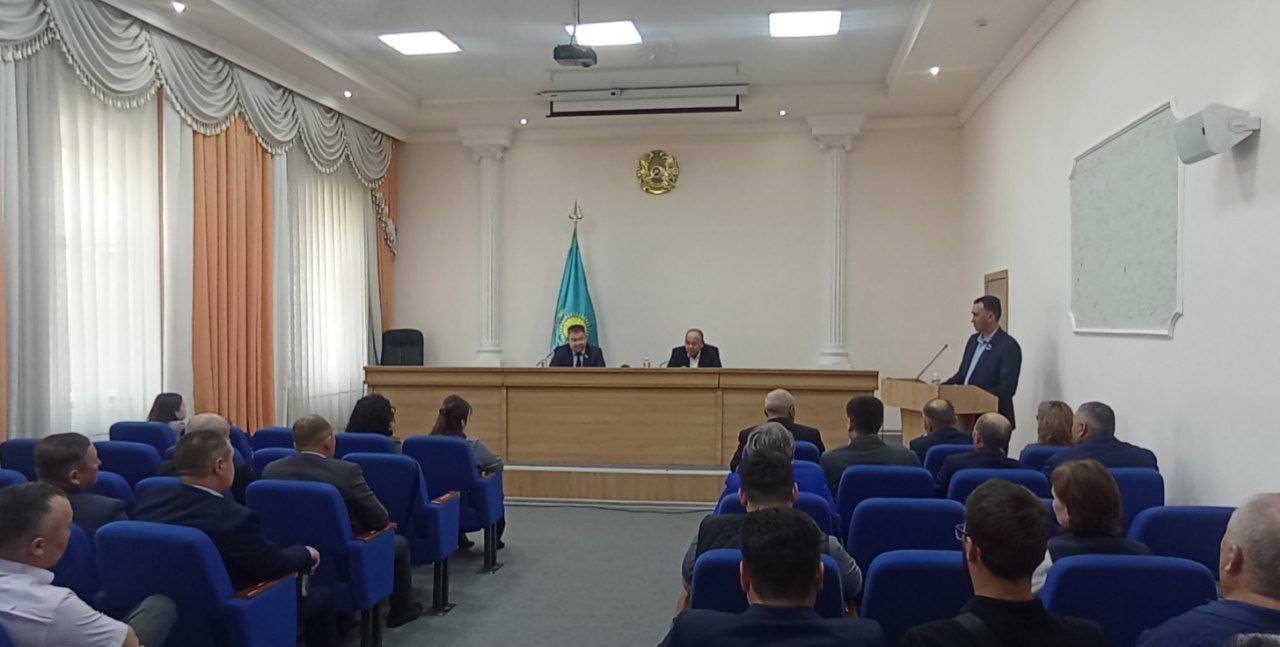 Ақмола мәслихатының депутаты Владимир Камышанский Жарқайың ауданының тұрғындарының алдында есеп берді