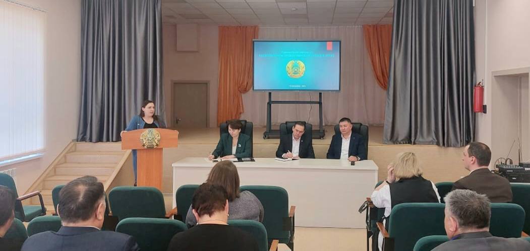 Психикалық-дене бұзылыстары бар балалар оқитын және тұратын мектеп-интернаттардың басшылығымен кездесу