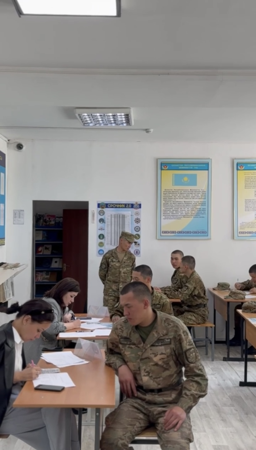 18404 әскери бөлімінің сарбаздарымен кездесу өтті
