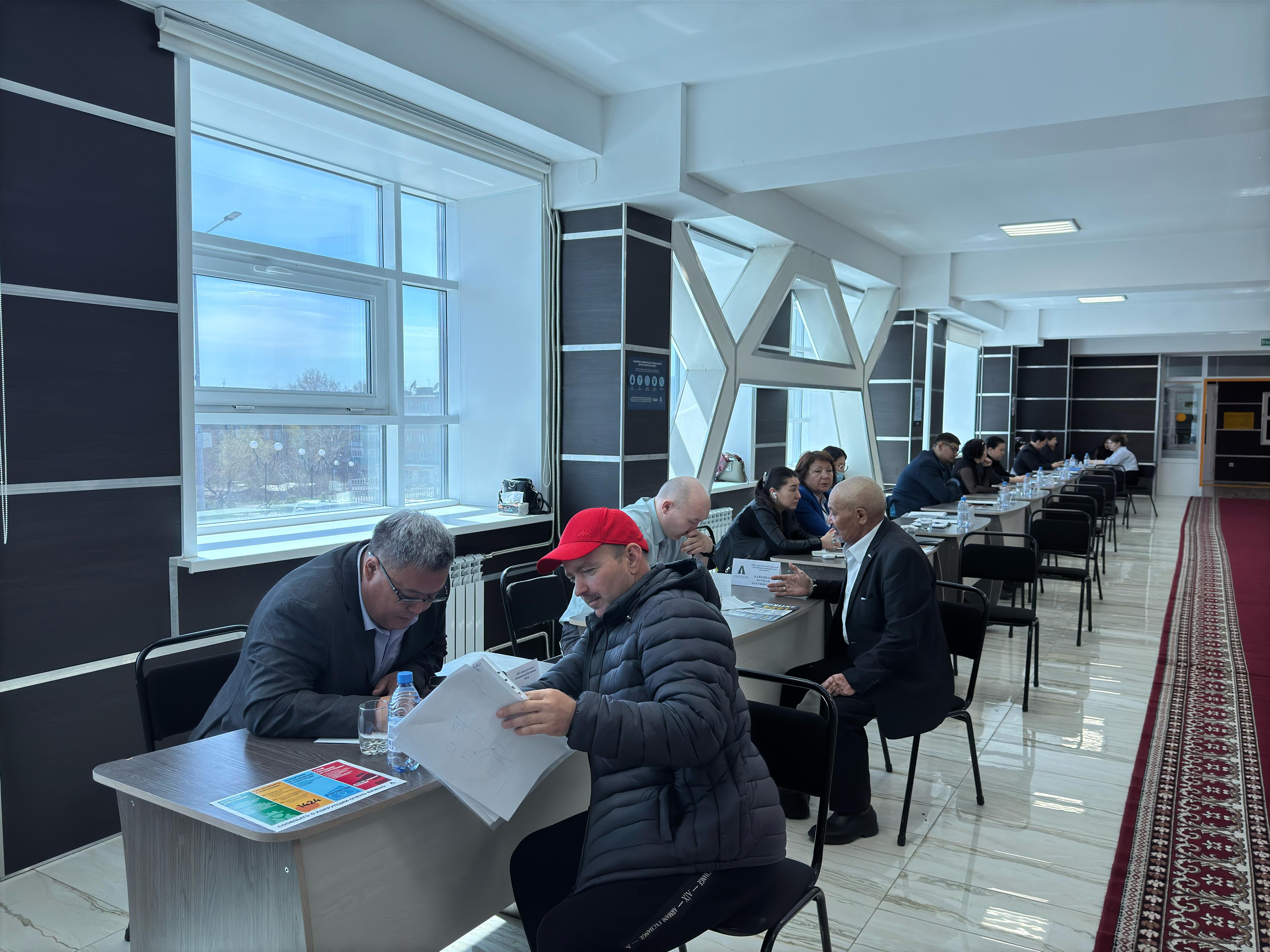 Глубокое ауданында сыбайлас жемқорлыққа қарсы мобильді топтың көшпелі акциясы өтті