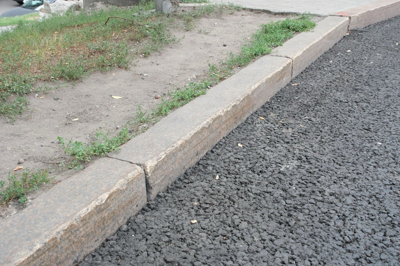 Алматыда BRT құрылысы кезінде қайта пайдалануға болмайтын бүлінген жиектер ғана ауыстырылады