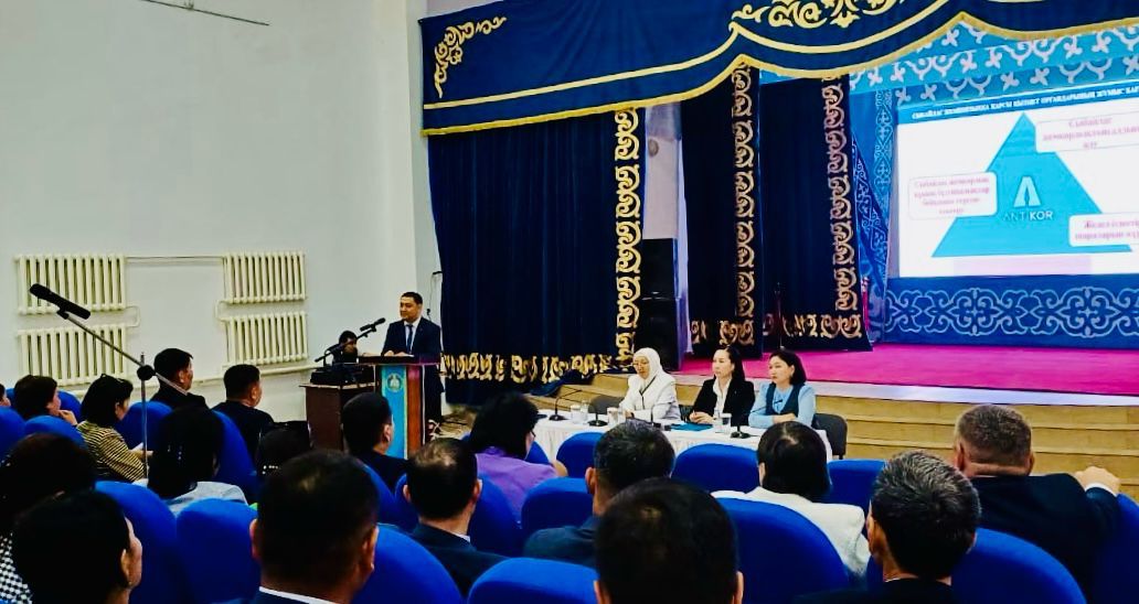 Адал ұрпақ-жарқын болашақ: Жалағаш ауданында сыбайлас жемқорлыққа қарсы күрес мәселелері бойынша ақпараттық-түсіндіру кездесуі өткізілді