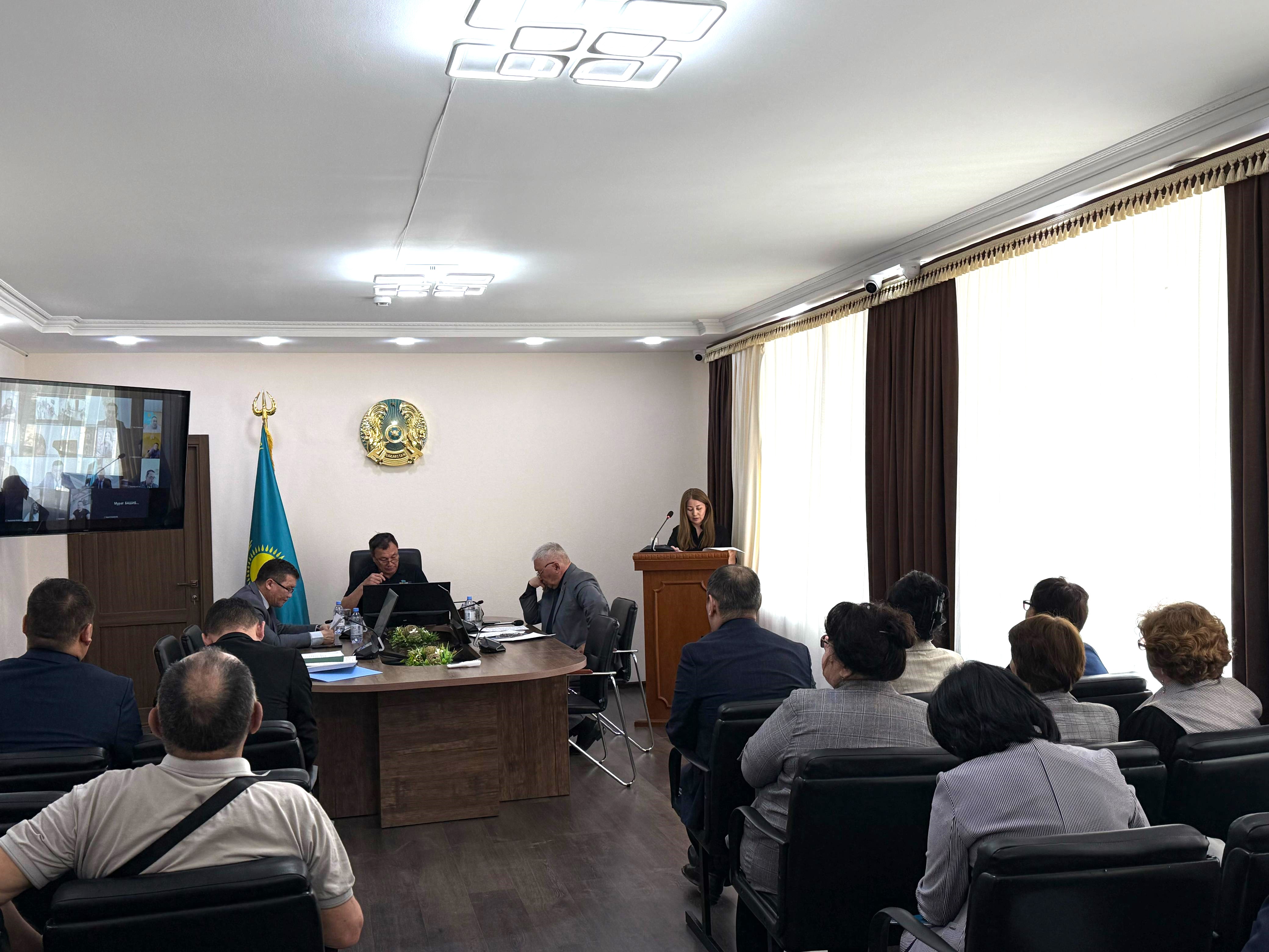 2025 жылғы 23 сәуірде аудандық мәслихатының бюджет, экономика, мемлекеттік басқару және өзін-өзі басқару мәселелері жөніндегі тұрақты комиссиясының отырысы өтті