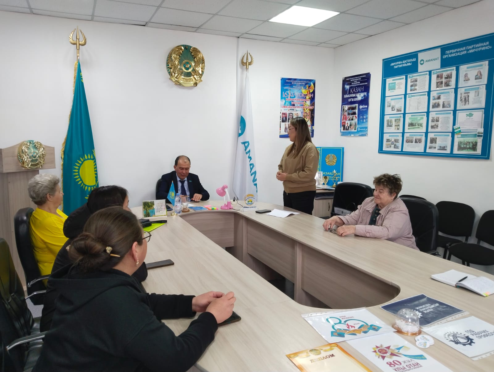 Мичурин ауылында азаматтарды жеке мәселелері бойынша қабылдау