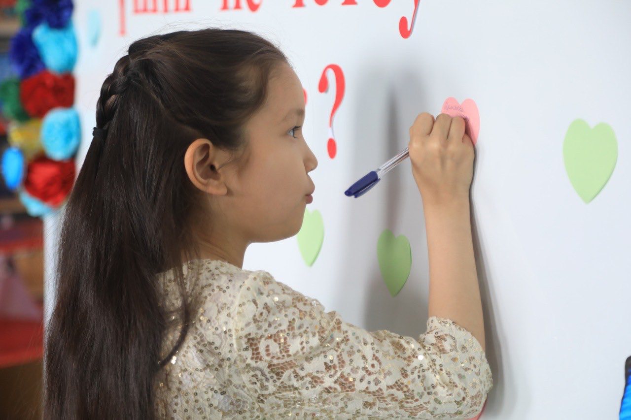 «МЕНІҢ АРМАНДАРЫМ»: БАЛАЛАР АРМАНЫНА ЖОЛ АШҚАН ТАНЫСТЫРЫЛЫМ КЕШІ ӨТТІ