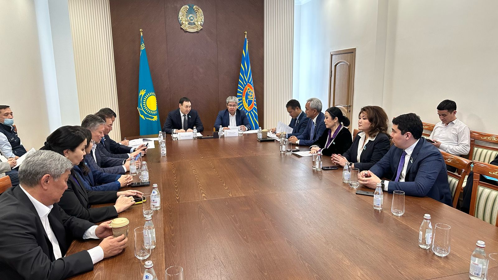 Жақында құрылған «Нұра» ауданының бірқатар өзекті мәселелері бюджет қаражатының тиімді жұмсалуына арналған көшпелі кеңес барысында талқыланды  (22.04.2025)
