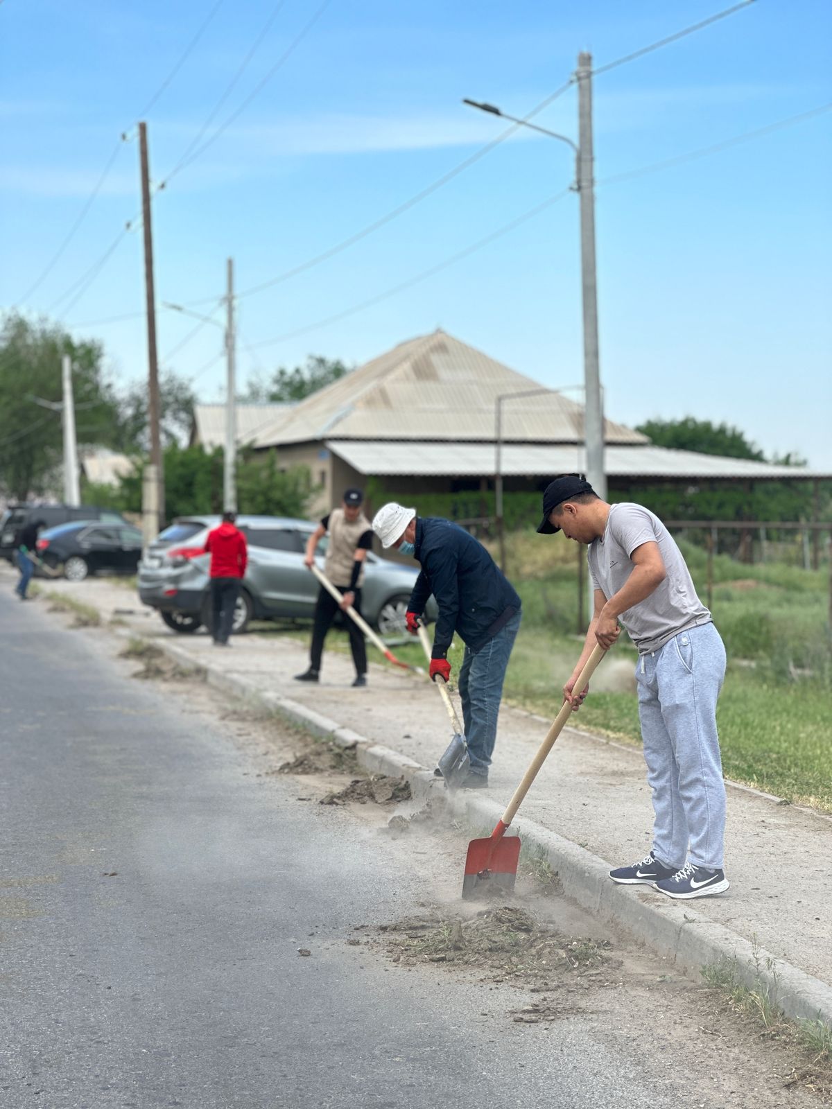 ҚОҒАМДЫҚ ОРЫНДАРДА ТАЗАЛЫҚТЫ САҚТАУ ИГІ ДӘСТҮРГЕ АЙНАЛЫП КЕЛЕДІ