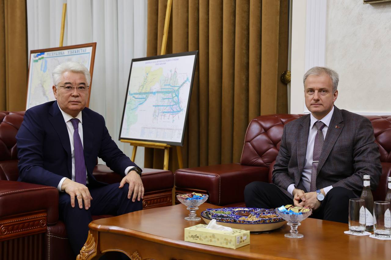 Elchi Beybut Atamkulov Belarus Respublikasining O'zbekistondagi Elchisi Aleksandr Ogorodnikov bilan uchrashdi