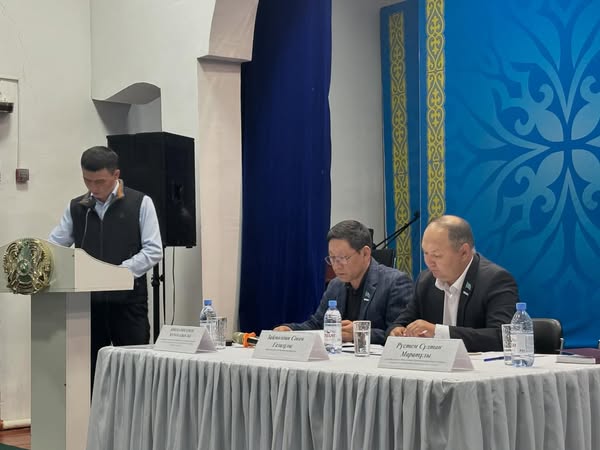 Қараой ауылындағы тұрақты комиссиялардың көшпелі отырысы