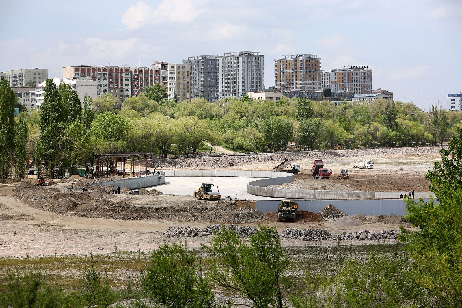В Алматы завершается реконструкция и благоустройство прилегающей территории на водохранилище Сайран