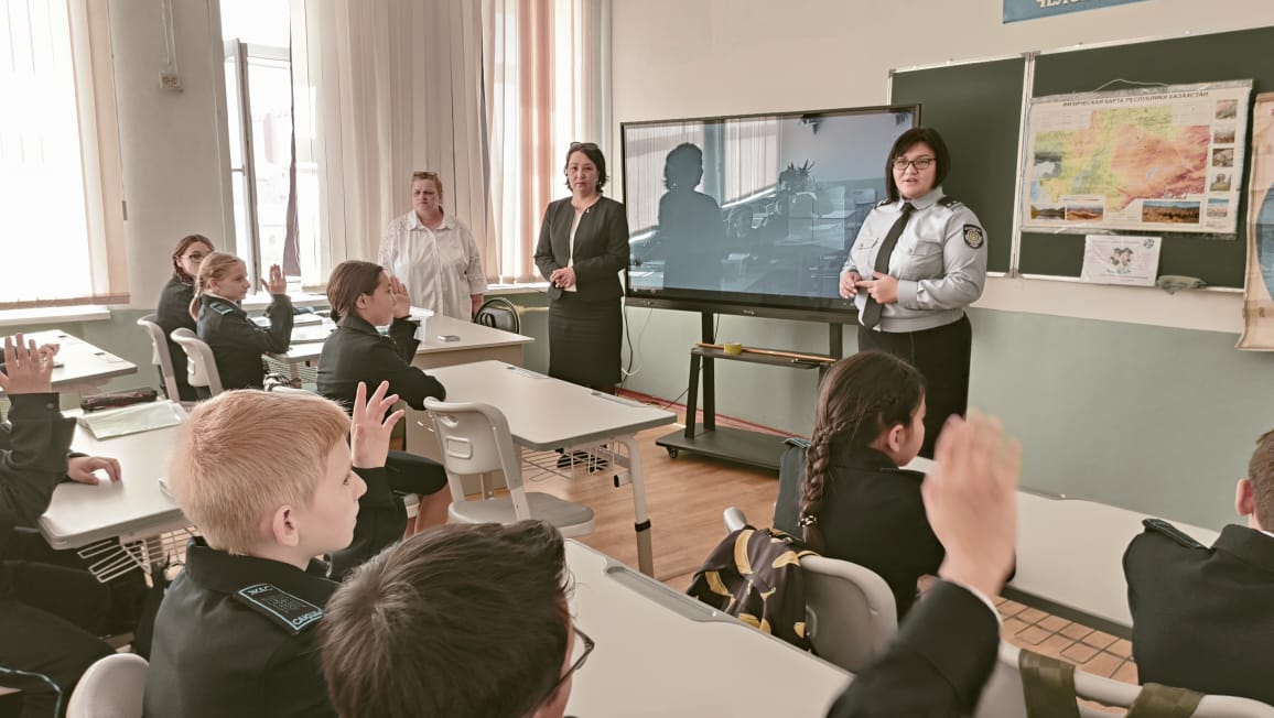 Ақмола облысы Әділет департаментінің қызметкерлері  Полиция департаменті өкілдерімен бірлесіп Көкшетау қаласының  №11 мектеп-гимназия оқушыларына   есірткі қылмысын және қорлаудың алдын алу мақсатында дәріс оқыды. 