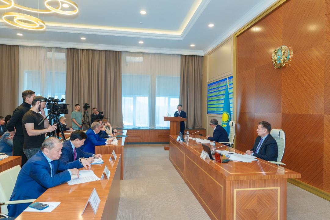 В акимате ВКО прошло заседание областной трехсторонней комиссии по социальному партнерству, регулированию социальных и трудовых отношений